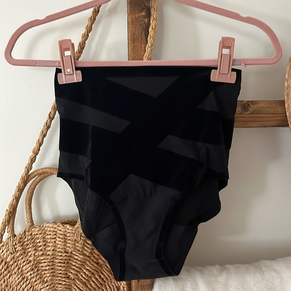 Knix Leakproof Corelove High Rise Underwear Size L - Picture 1 of 3
